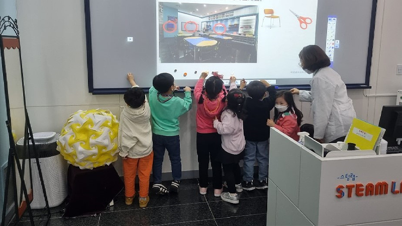   씽씽 스팀교육에 참여하고 있는 교육생 사진2